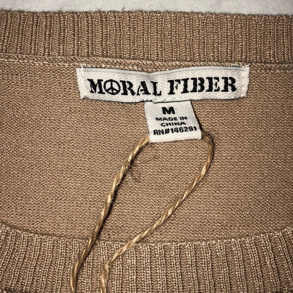 Tan fitted dress - Picture 2 of 4